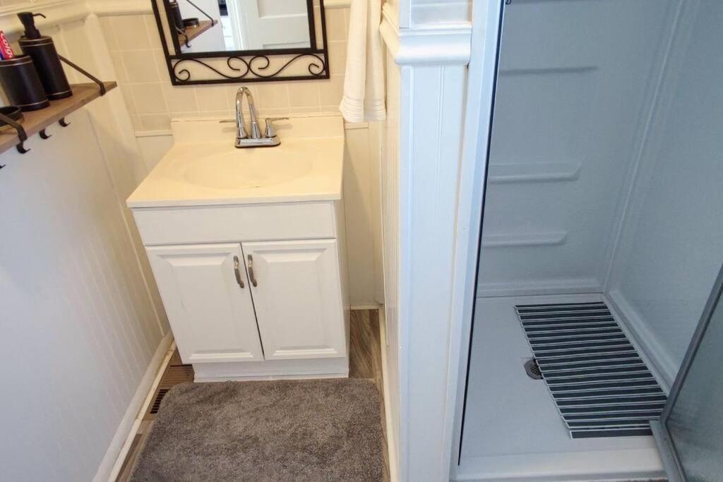 Perfect Combo Of Charm & Comfort- 2Bedroom Home Noblesville Eksteriør billede